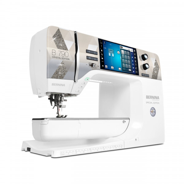 BERNINA 790 PLUS Crystal Edition