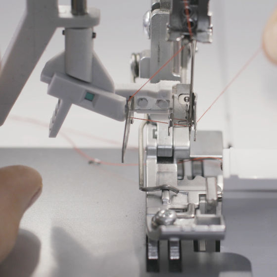 BERNINA-L850-Feature-Einfaedeln