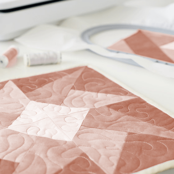 BERNINA-B770QEP-Feature-im-stickrahmen-quilten