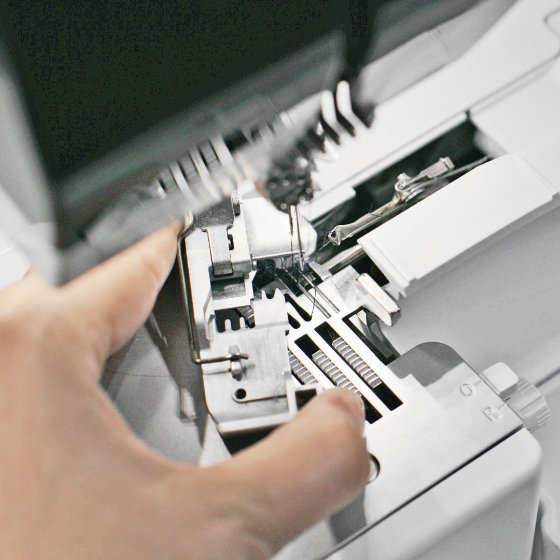 BERNINA-L890-Feature-Einfaedeln