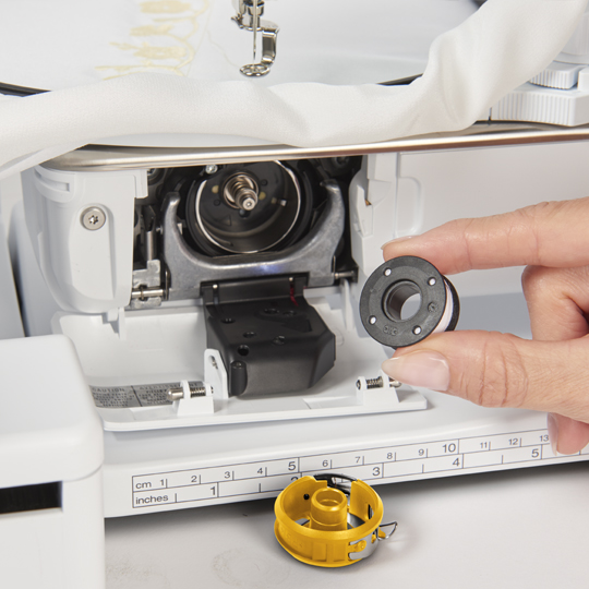 BERNINA-700-Feature-Jumbo-Spule